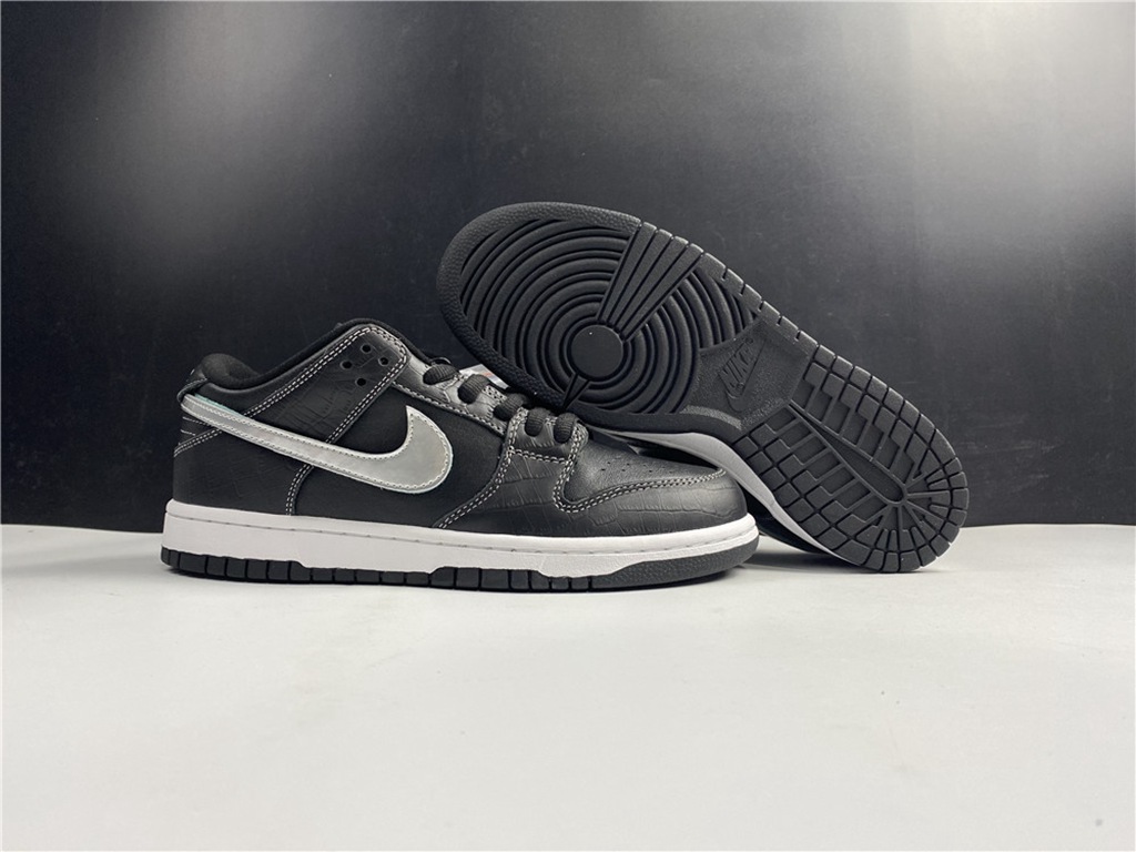 Nike SB Dunk Low